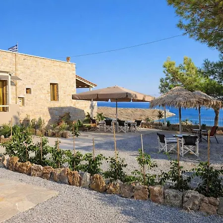 Tainaros - Beachfront Cozy Getaways بيت للعطل
